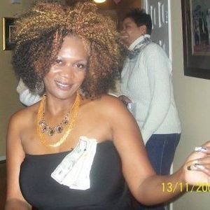 Meet your Posher, Iris